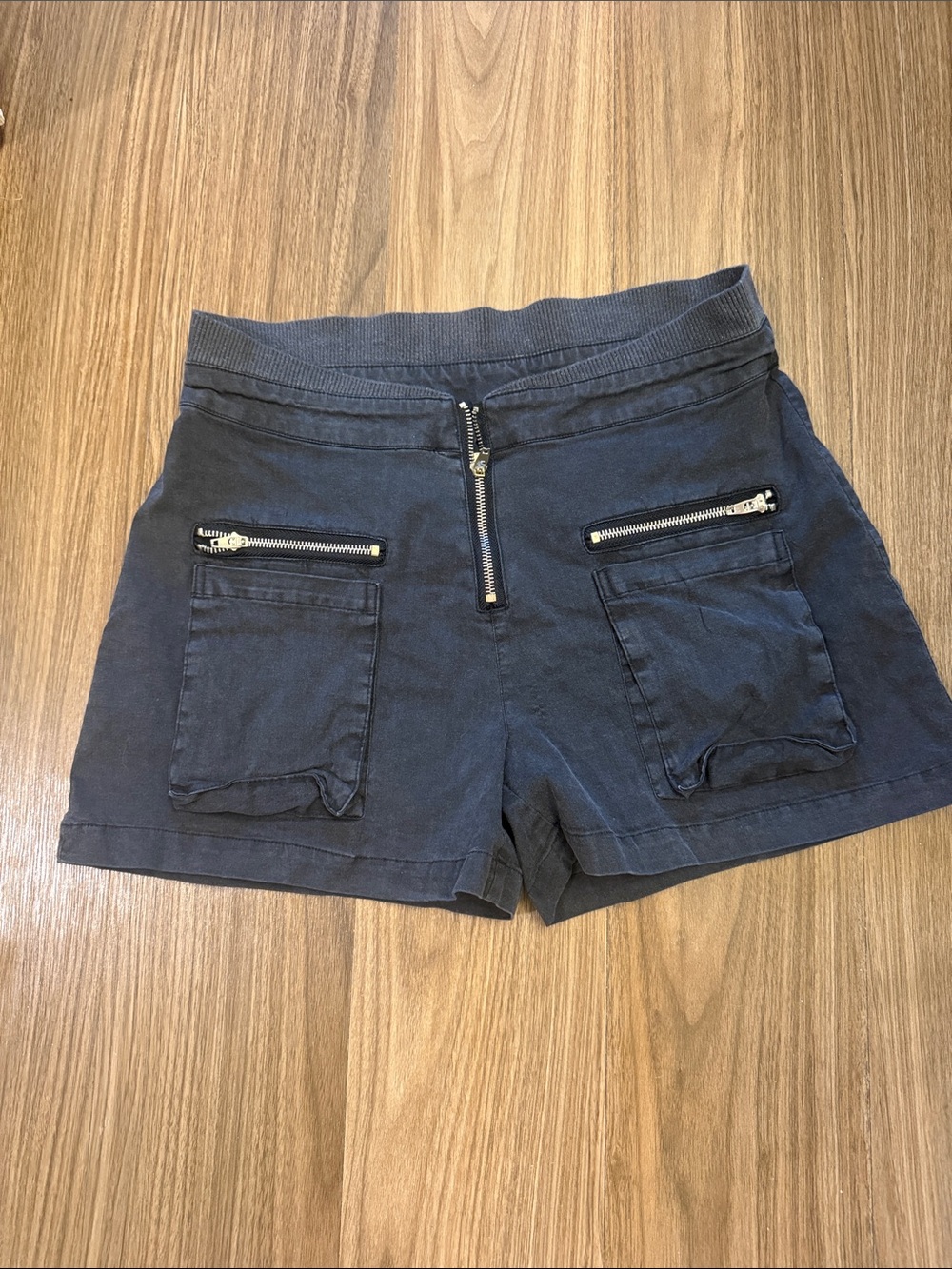 Chaser Women’s black Casual Zip-Pocket Shorts
